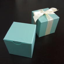 Load image into Gallery viewer, Square Favor Box