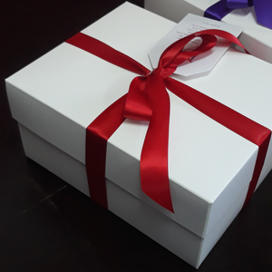 Medium Gift Box 6" x 8.5" x 3.75"